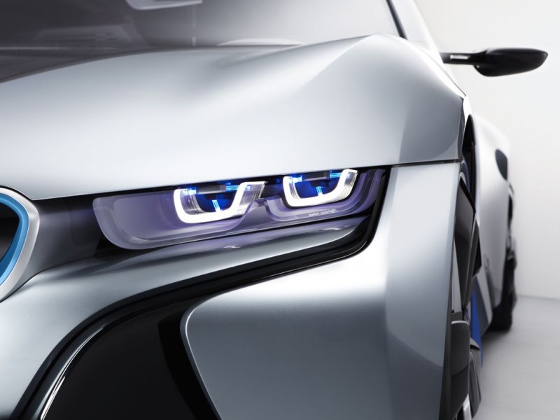 bmw laser licht bmwi8 iaa 20111 800x600 - BMW kündigt für 2013 Elektroauto mit Range Extender an