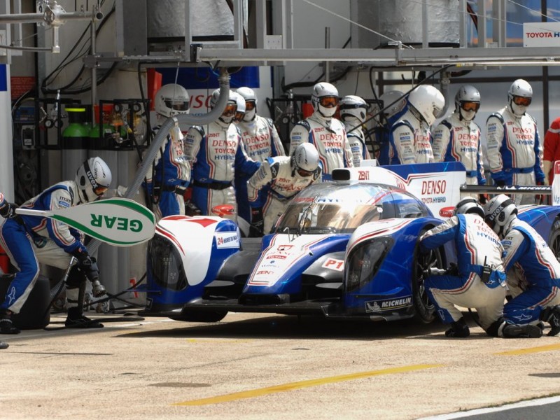 24 stunden rennen le mans audi toyota hybrid 2012 img 09 800x600 - News Video: Rückblick 11. bis 17. Juli