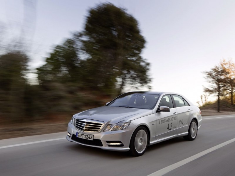 Mercedes E 300 BlueTech Hybrid (2013)