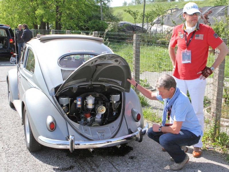 mille miglia vw kaefer 800x600 - Auf der Mille Miglia zeigt das Team VW classic ihr Können