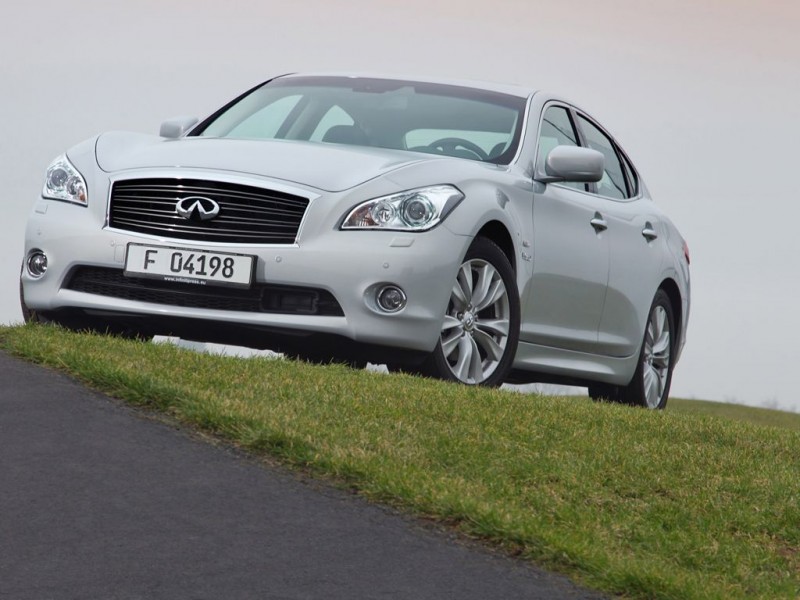 Infiniti M 35h (2012)