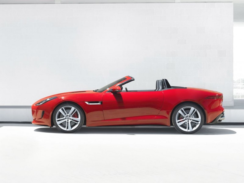 Jaguar F-Type (2013)