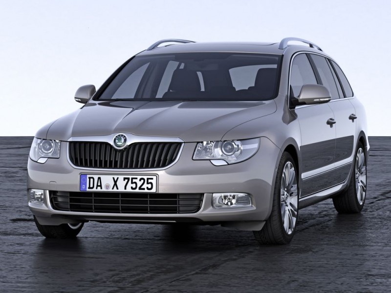 Skoda Superb Combi (2012)