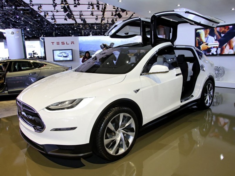 tesla model x mj2013 img 1 800x600 - Genf 2013: Elektroauto Tesla Model X kommt nach Europa