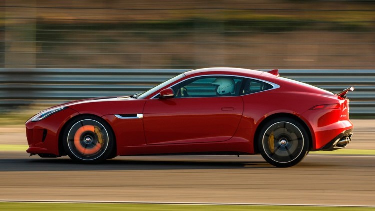 Jaguar F Type Coupe R 750x421 - Jaguar F-Type R Coupe: Plant der englische Katzenproduzent eine noch leichtere Version?