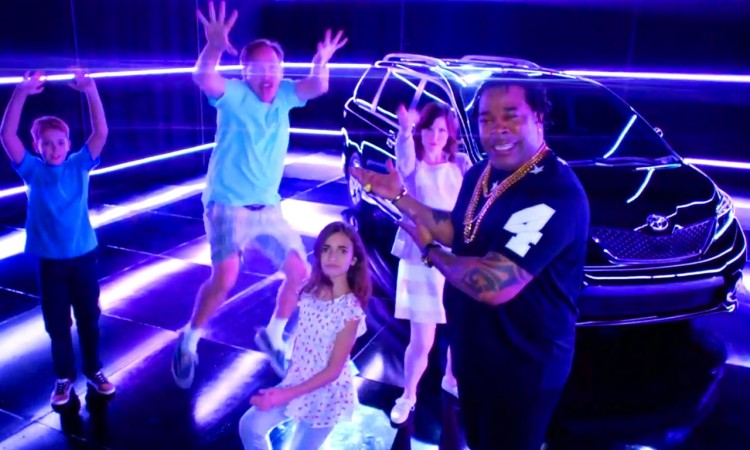 Swagger Wagon Busta Rhymes Toyota Sienna 750x450 - Toyota Sienna: Dieser Werbeclip mit Busta Rhymes ist einfach nur peinlich