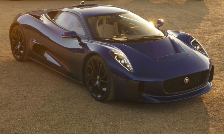 Jaguar C-X75 im James Bond Film Spectre Drift in Rom