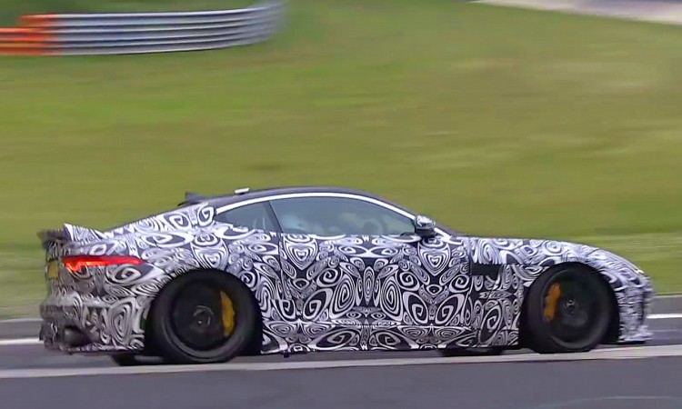 Jaguar F-Type SVR mit über 620 PS auf der Nordschleife