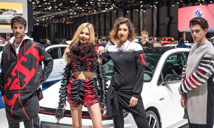 Girls_of_Autosalon_Genf_2016_die_wahren_Schoenheiten_Hostessen_AUTOmativ.de_Miriam_Weichselbraun_Audi_Lamborghini_Alfa_Romeo_Maedels_Models_Benjamin_Brodbeck