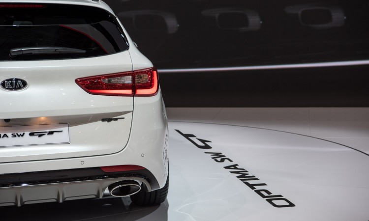 Kia-Optima-SW-GT-auf-dem-Autosalon-Genf-2016-AUTOmativ.de-Benjamin-Brodbeck-Kia-Deutschland-Kia-Motors-VW-Passat