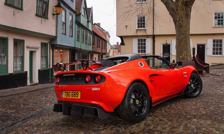 Lotus-Elise-Cup-250-Sportwagen-Fruehling-AUTOmativ.de-Benjamin-Brodbeck-Automobilsalon-Genf-England-Britischer-Sportwagen-Rennwagen-Rundstrecke-Porsche-Boxster