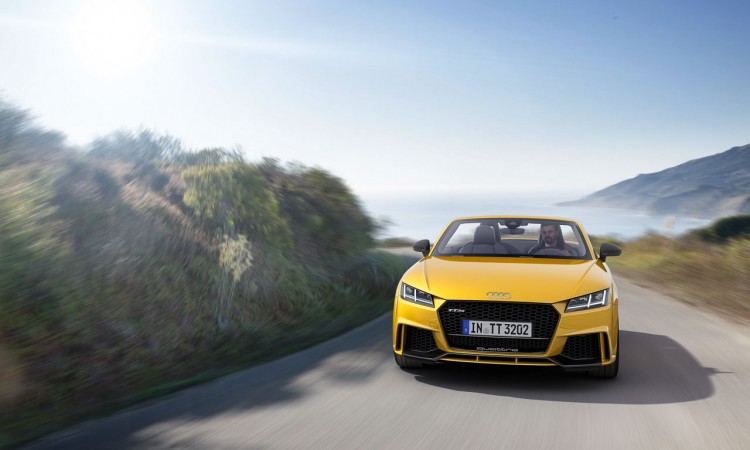 Audi-TTRS-TT-RS-Roadster-Cabriolet-Coupe-Audi-Sportwagen-Porsche-Konkurrent-Benjamin-Brodbeck-AUTOmativ