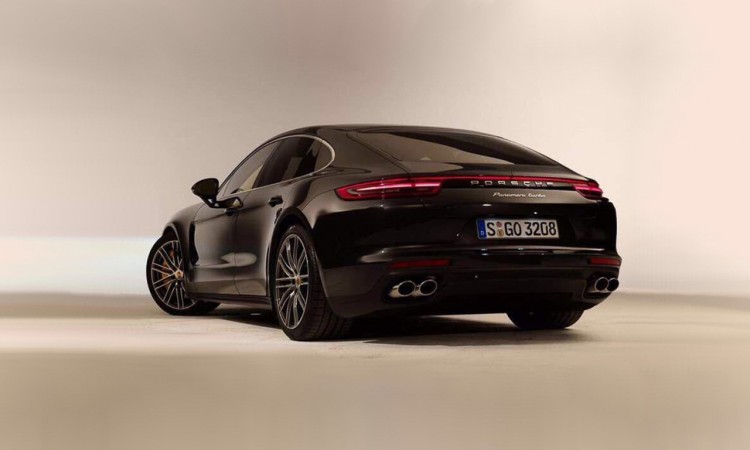 2017 Porsche Panamera Turbo Leak im Studio AUTOmativ Exklusiv