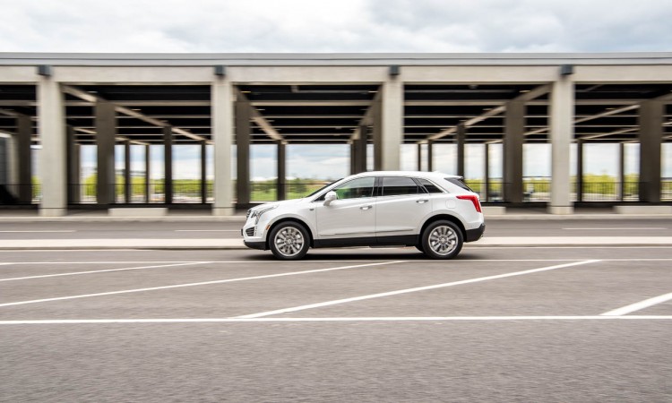 Cadillac XT5 SUV im Test von AUTOmativ.de und Benjamin Brodbeck in und um Berlin und am BER Flughafen sowie auf der Insel Eiswerder