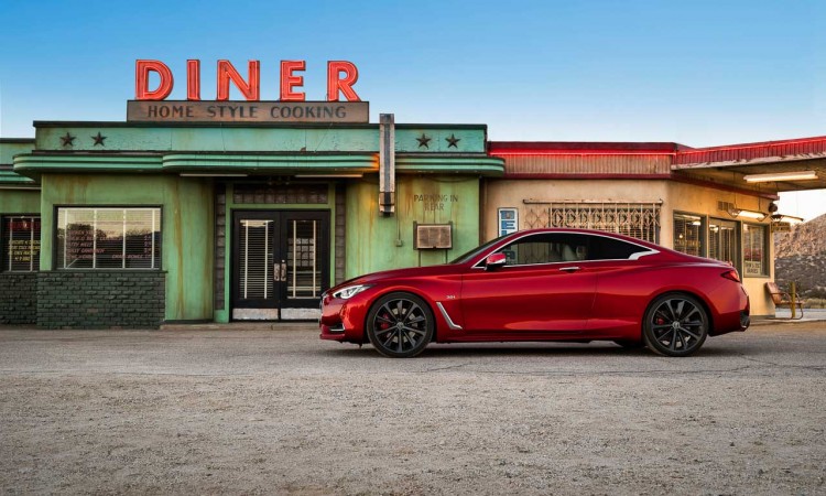 Infiniti Q60 auf dem Autosalon in Genf-Zehn-Schicht-Lackierung-Roubin-Rot-Infiniti-Mercedes-Benz-Q60-AUTOmativ.de-Benjamin Brodbeck