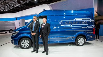 Neuer 2017 VW Crafter Volkswagen Nutzfahrzeuge Nutzfahrzeug Neuvorstellung AUTOmativ.de Benjamin Brodbeck