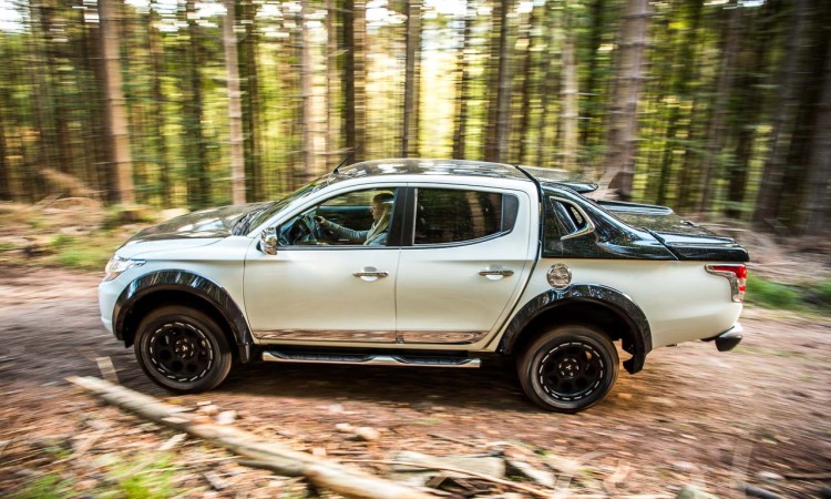 Mitsubishi-L200-Pick-Up-Truck-im-Test-von-AUTOmativ.de-Offroad