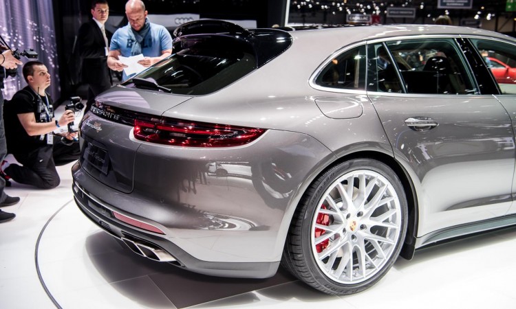 1Porsche-Panamera-Sport-Turismo-Autosalon-Genf-2017-AUTOmativ.de-Benjamin-Brodbeck-4