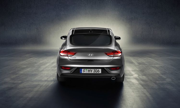 Hyundai-i30-Fastback-Weltpremiere-Mercedes-Benz-C-Klasse-Coupe-AUTOmativ.de-Benjamin-Brodbeck-7