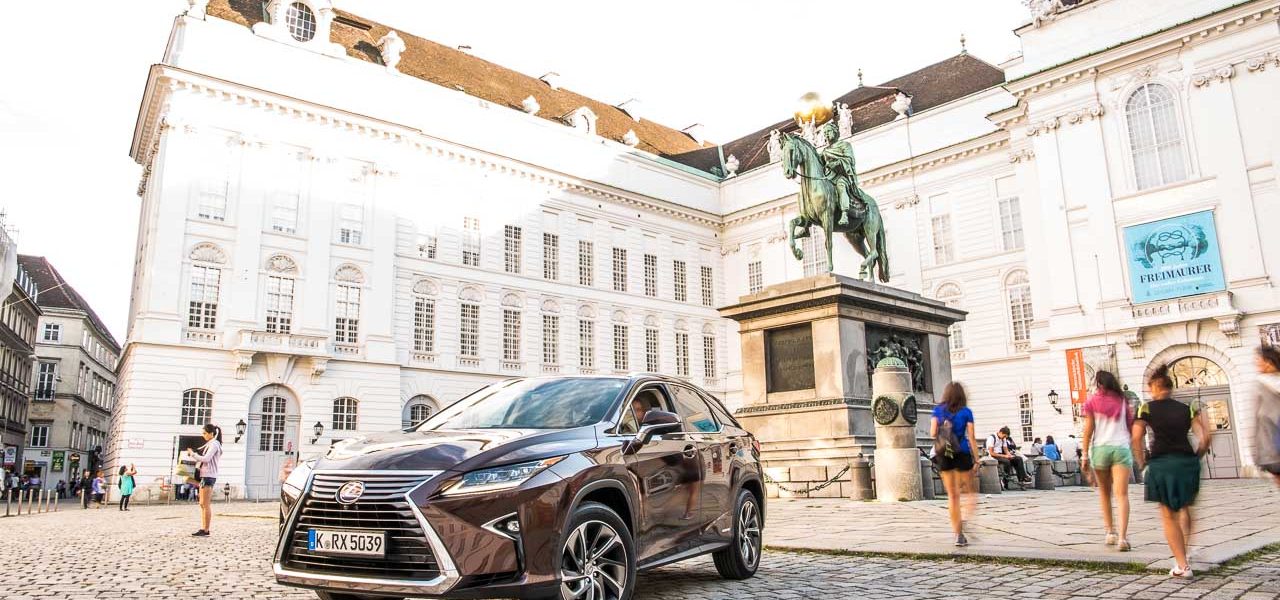 Lexus RX450h Test Fahrbericht Langstrecke Wien Stuttgart Leonberg Schloss Solitude Lexus RX Toyota AUTOmativ.de Benjamin Brodbeck 2 1280x600 - Wiener Zeitlosigkeit trifft auf asiatische Moderne: Mit dem Lexus RX 450h nach Wien