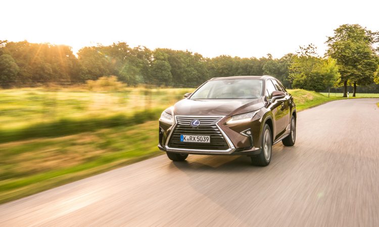 Lexus-RX450h-Test-Fahrbericht-Langstrecke-Wien-Stuttgart-Leonberg-Schloss-Solitude-Lexus-RX-Toyota-AUTOmativ.de-Benjamin-Brodbeck