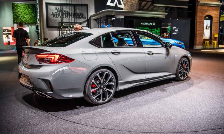 Opel Insignia GSi erste Sitzprobe IAA 2017 AUTOmativ.de Benjamin Brodbeck-2