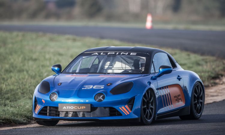 Titel 750x450 - Alpine A110 Cup - heiße Rennaction mit eigenem Markenpokal