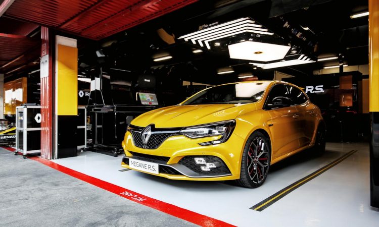 Renault Megane R.S. Trophy 750x450 - Na endlich: der neue Renault Mégane R.S. Trophy mit 300 PS ist da!