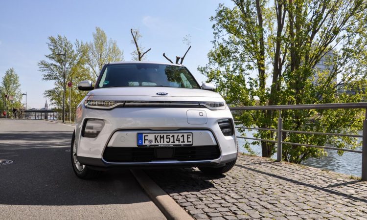 Kia e Soul als Lifestlye e Niro im Test und Fahrbericht AUTOmativ.de Ilona Farsky 2 750x450 - Test Kia e-Soul (64 kWh): Stromaufwärts im Crossover