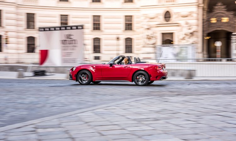 Abarth 124 Spider Test Fahrbericht AUTOmativ.de Benjamin Brodbeck Ilona Farsky Stefan Emmerich 718 Boxster Mazda MX 5 LQ 3 750x450 - Fahrbericht Abarth 124 Spider: Offen durch den Spätherbst!