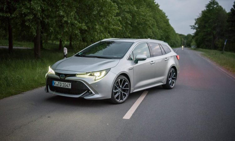 Toyota Corolla TS 2.0l Hybrid Lounge Assistenz Verbrauch Material Platz Exterieur Interieur im Test und Fahrbericht AUTOmativ.de 19 750x450 - Toyota Corolla TS 2.0l Hybrid im Test: Zeitlos geht anders