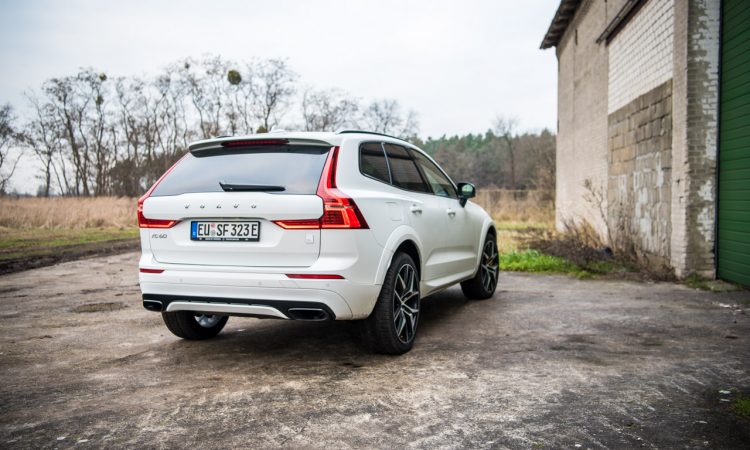 Volvo XC60 T8 Recharge AWD Polestar Engineered Crystal White Pearl Test und Fahrbericht Oehlins Stossdaempfer Fahrwerk Preis Ausstattung AUTOmativ.de Benjamin Brodbeck 38 750x450 - Volvo XC60 T8 Polestar (2021) Test: Ö(h)l ins Feuer?