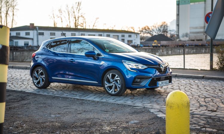 Renault Clio E Tech 140 Hybrid Test AUTOmativ.de HQ 2 750x450 - Renault Clio E-Tech 140 im Fahrbericht: Kompliziert - aber schick!