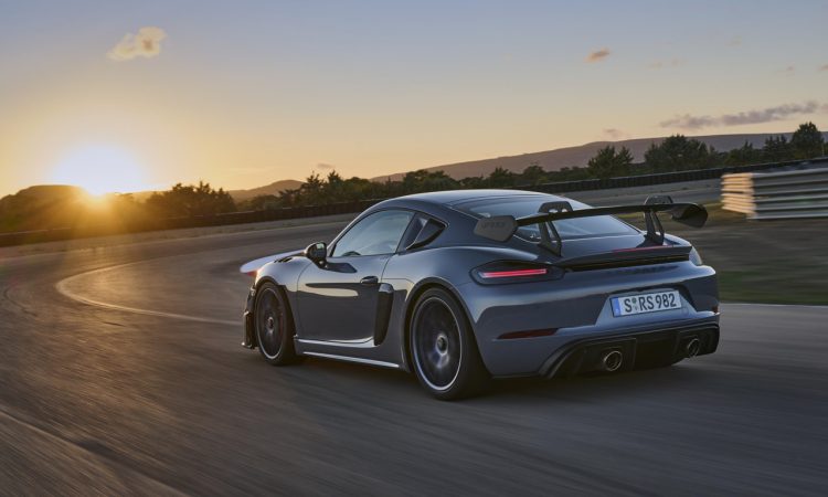 Porsche 718 Cayman GT4 RS Premiere mit 500 PS Motor aus dem 911 992 GT3 AUTOmativ.de 7 750x450 - Neuer Porsche 718 Cayman GT4 RS mit mega Flügel und neuem Nordschleifen-Rekord!