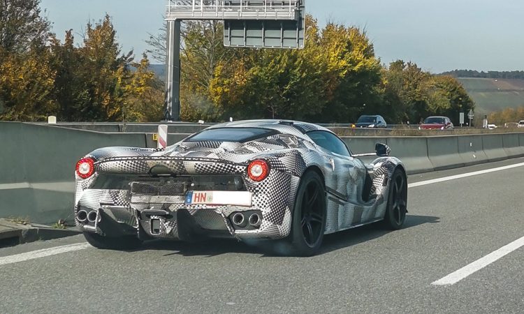 Ferrari Hypercar 2022 Le Mans LaFerrari Nachfolger Erlkoenig Prototyp Ferrari Hybrid AUTOmativ.de 2 750x450 - Neues Ferrari Hypercar für 2023? LaFerrari-Nachfolger gesichtet