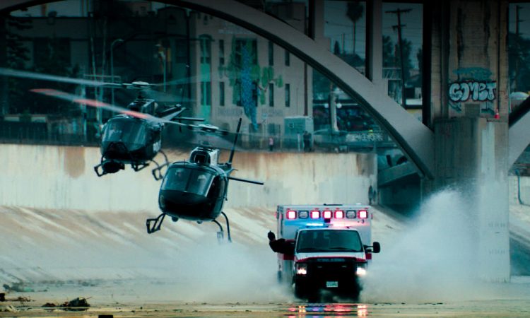 AMBULANCE Kinofilm Kinostart 24 Maers 2022 mit Jake Gyllenhaal Yahya Abdul Mateen II Eiza Gonzalez Devan Long Garret Dillahunt Regie Michael Bay 7 750x450 - Action-Film "Ambulance": Heiße Verfolgungsjagd durch LA mit dünner Story