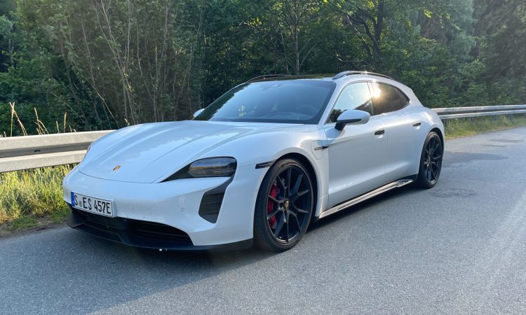 Porsche Taycan GTS Sport Turismo mit 380 kW AUTOmativ.de Test 412 750x450 - Sind wir wirklich bereit für die elektrische Auto-Zukunft?