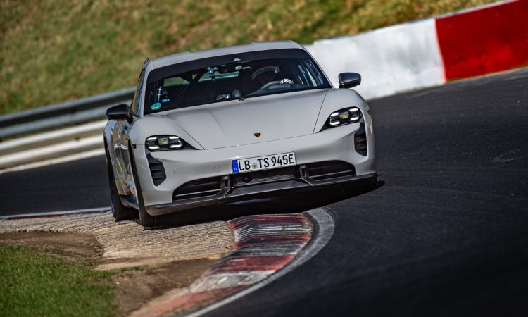 Nuerburgring Nordschleife Rekorde Porsche Taycan Turbo S mit Performance Kit so schnell wie Zonda F GT3 RS oder Koenigsegg CCX Taycan Turbo S Rekordhalter Tesla Model S Plaid AUTOmativ.de 4 750x450 - Nordschleife: Porsche Taycan Turbo S (Performance-Kit) schneller als Zonda F, GT3 RS oder Koenigsegg CCX!