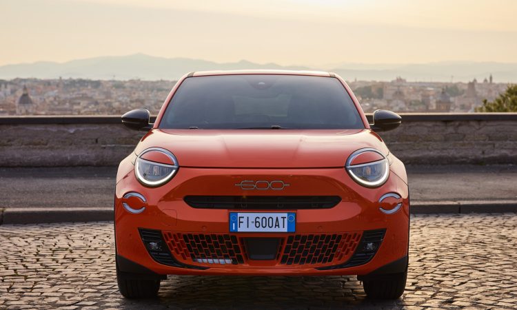 Fiat 600e 2024 Premiere AUTOmativ.de 14 750x450 - Fiat 600e (2024): Bella E-Italia jetzt auch in größer