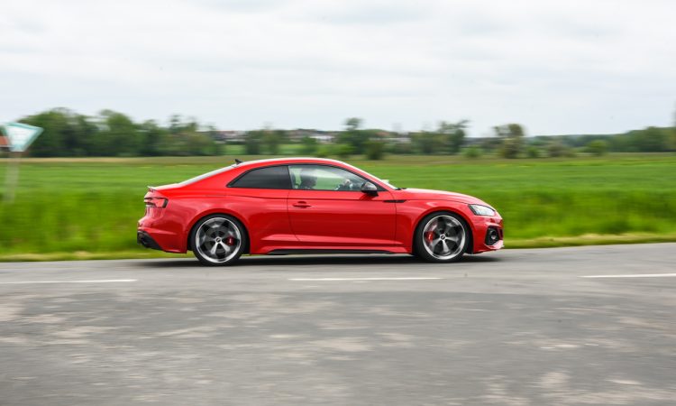 Audi RS 5 Competition Plus Paket 2023 im Fahrbericht und Test Preis Leistung Fahrdynamik mit Benjamin Brodbeck 1 750x450 - Audi RS5 mit Competition Plus Paket (2023) im Fahrbericht: Nicht ganz ohne Kompromisse