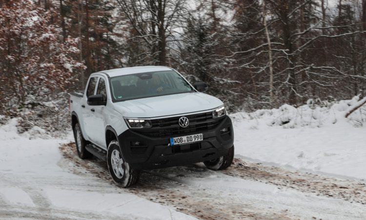 Volkswagen VW Amarok 2024 DoKa Amarok Offroad VW Amarok mit Dachzelt Test Amarok Schnee Preise AUTOmativ.de Benjamin Brodbeck 13 750x450 - Endlich Basis: VW Amarok 2.0 TDI ab 47.122 Euro ohne V6, aber mit Allrad