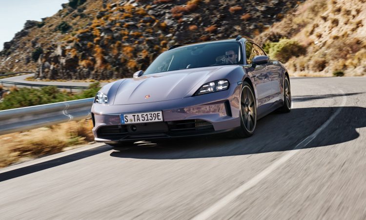 Porsche Taycan Facelift 2024 In 24 Sekunden auf 100 Km h Turbo S Auslieferungen ab April 2024 Preise Daten Neuerungen AUTOmativ.de News 5 750x450 - Porsche Taycan Facelift: In 2,4 Sekunden auf 100 (Turbo S), Auslieferungen ab April 2024