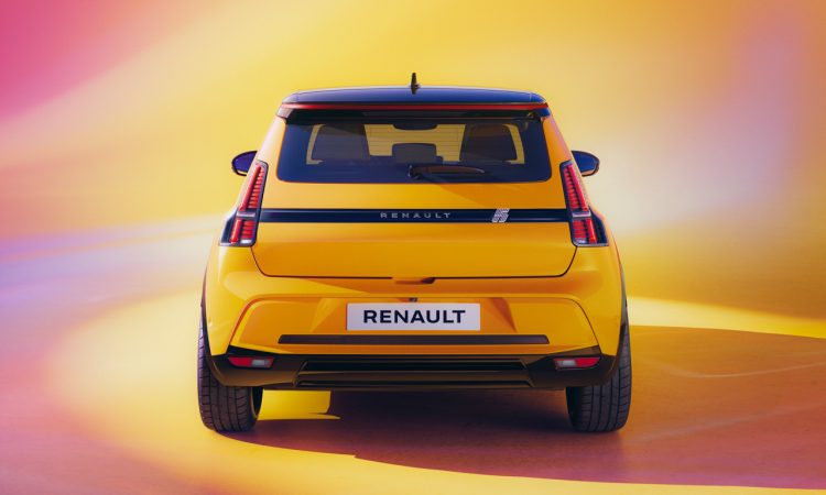 Renault 5 E Tech Mit Baguette Halter ab 25.000 Euro gegen den VW ID.2 AUTOmativ.de 35 750x450 - Renault 5 E-Tech: Mit Baguette-Halter ab 25.000 Euro gegen VW ID.2