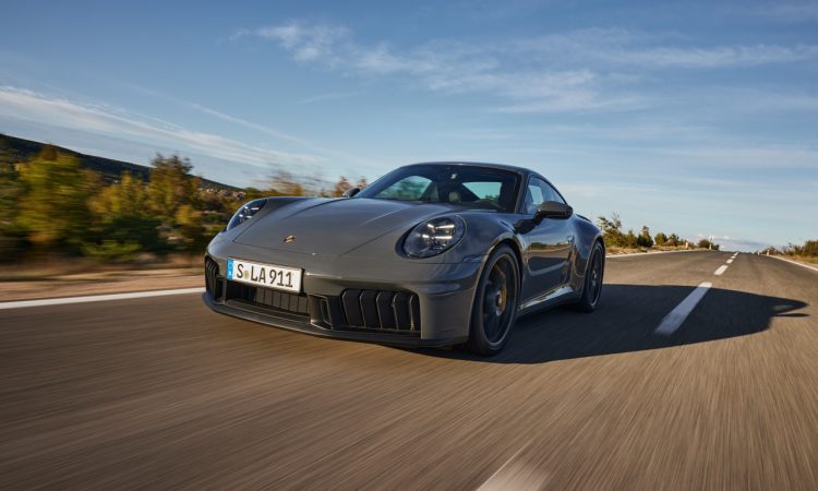 Neuer Porsche 911 Carrera GTS 992.2 und Porsche 911 Carrera 992.2 2024 mit T Hybrid Performance Hybrid Preise Ausstattung News AUTOmativ.de 39 750x450 - Neuer Porsche 911 (992.2): 911 Carrera GTS als Hybrid mit 541 PS, Startpreis ab 170.600 Euro