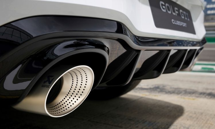 Neuer Volkswagen VW Golf GTI Clubsport mit 300 PS 2024 AUTOmativ.de News Nordschleife 31 750x450 - VW Golf GTI Clubsport Facelift (2024): Behutsam aufgefrischt