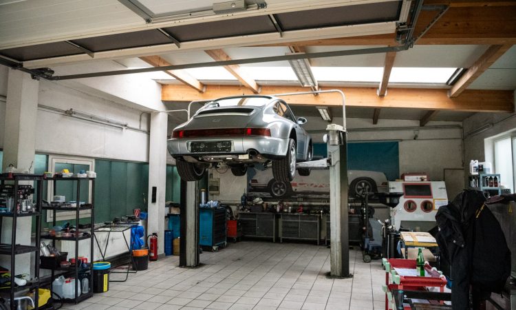 Porsche 911 964 Generation Kaufberatung bei SWS Sport Wagen Service mit AUTOmativ.de Benjamin Brodbeck und Joachim Wagner Alle Porsche 964 Modelle bis zum 964 Turbo S Leichtbau und 964 Carrera RS 19 750x450 - Porsche 964: Große Kaufberatung aller Modelle - vom Carrera 4 bis zum Turbo S Leichtbau