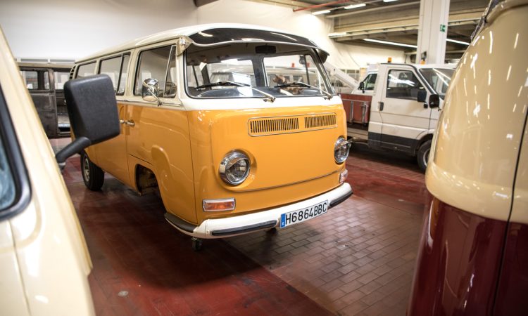 Volkswagen Hannover Heilige Hallen von VW Nutzfahrzeuge VW Bulli 50 Jahre Jubilaeum VW Bulli Geschichte VW Bulli VW Bus T7 VW Bus AUTOmativ.de 10 750x450 - Wir feiern 75 Jahre Bulli! Die Geschichte einer automobilen Ikone