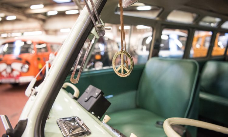 Volkswagen Hannover Heilige Hallen von VW Nutzfahrzeuge VW Bulli 50 Jahre Jubilaeum VW Bulli Geschichte VW Bulli VW Bus T7 VW Bus AUTOmativ.de 62 750x450 - Wir feiern 75 Jahre Bulli! Die Geschichte einer automobilen Ikone